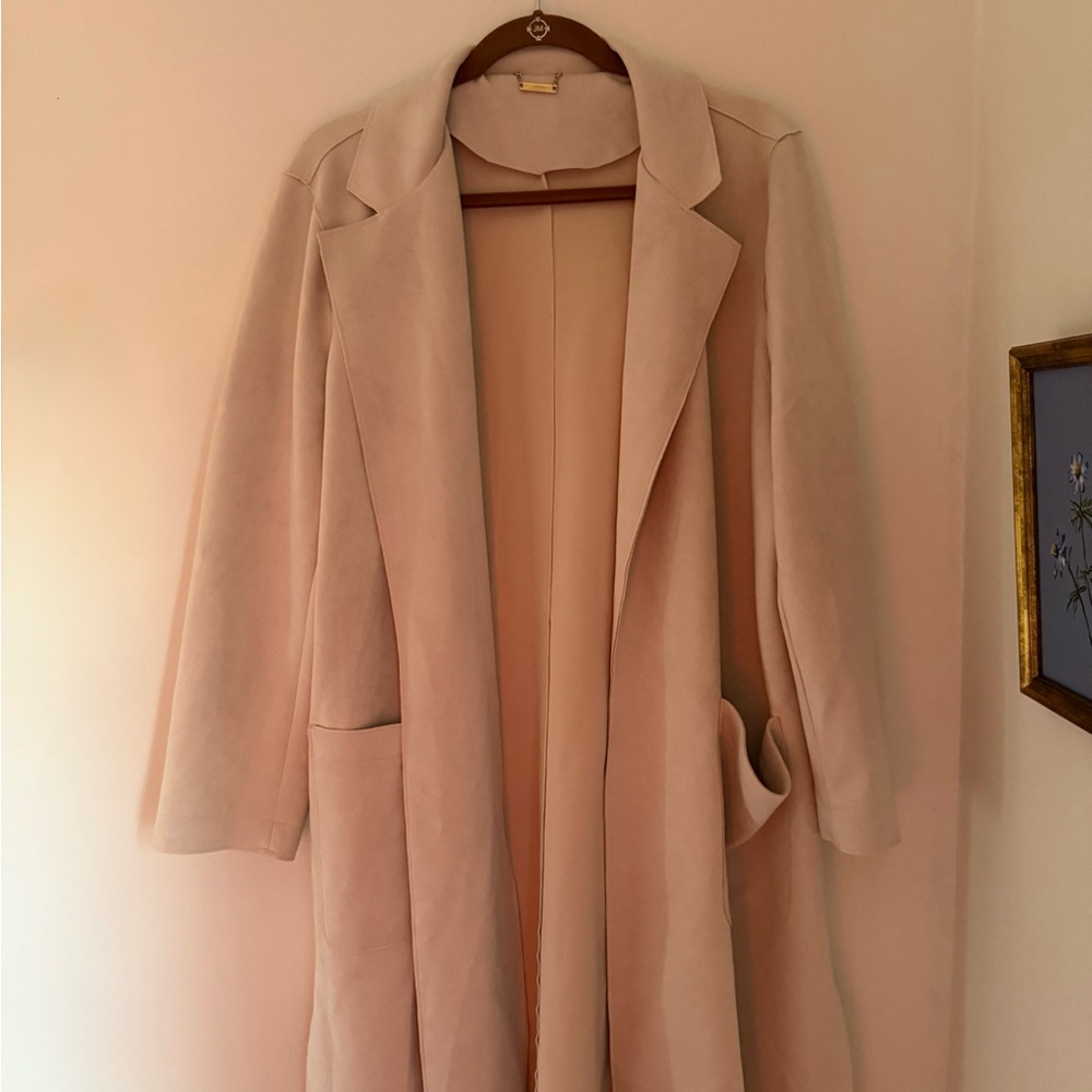 T Tahari Classic Tan Trench Coat